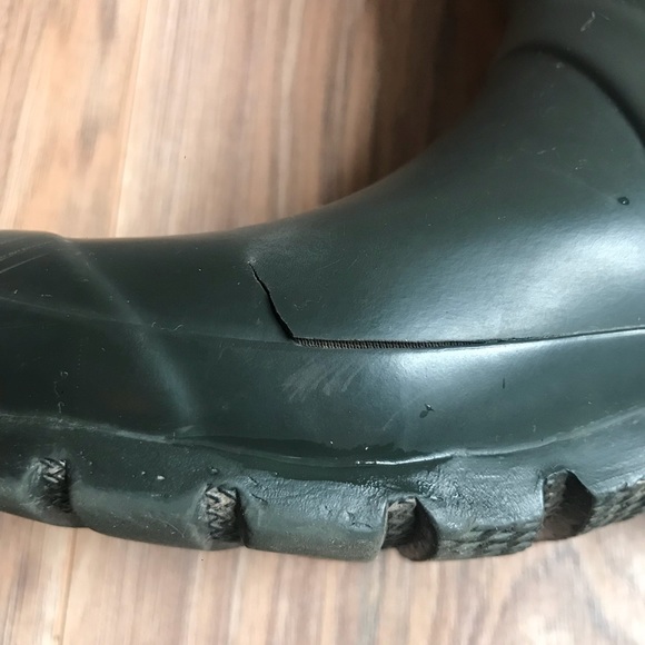 Hunter Women’s Original Tall Rainboots & Bag - Picture 3 of 5